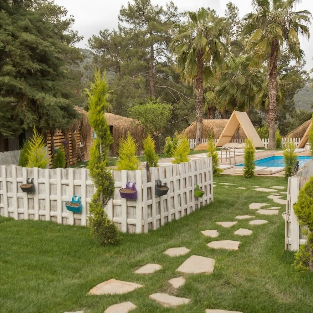 The Hill Glamping 2