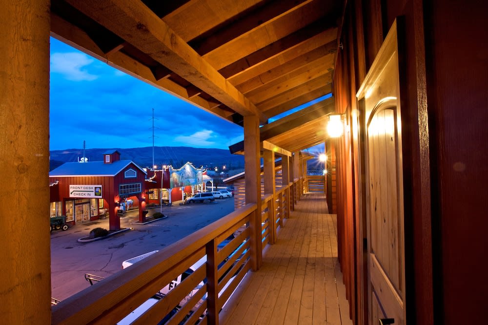 Cousin's Country Inn 1