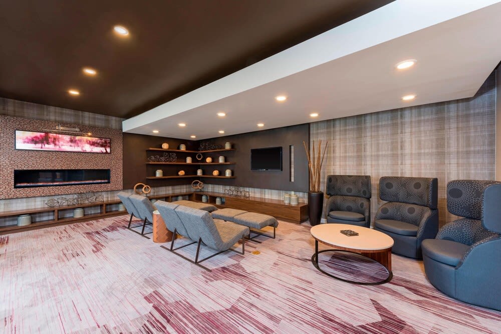 Courtyard by Marriott Louisville Downtown 2
