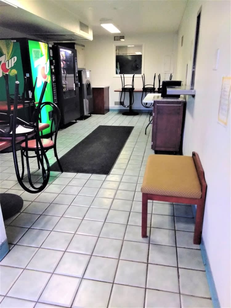 RED CARPET INN LOUISVILLE NORTH -Jeffersonville In 2