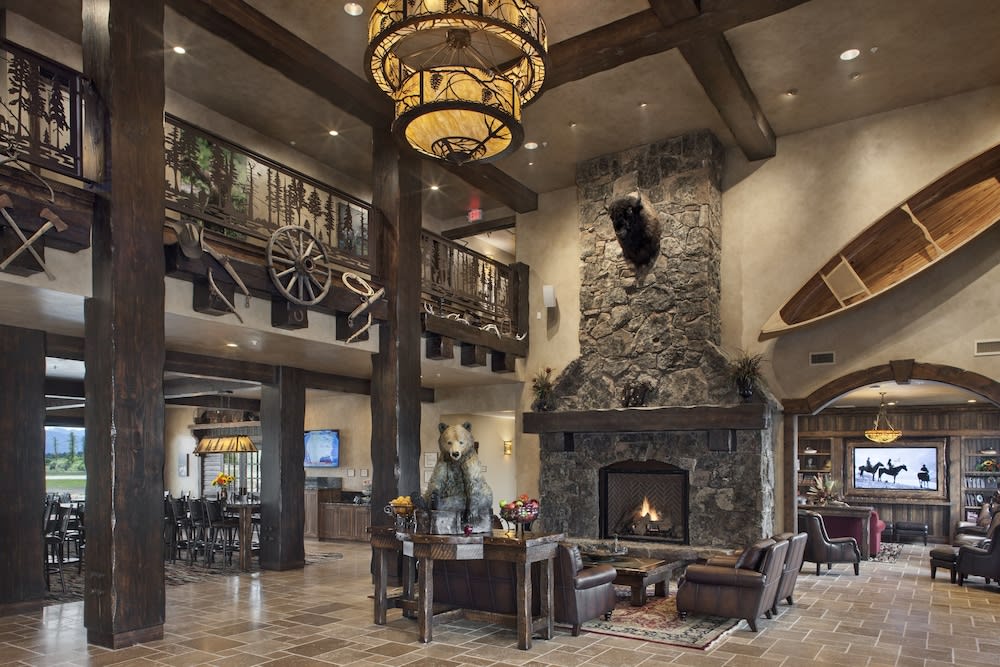 Glacier International Lodge 2