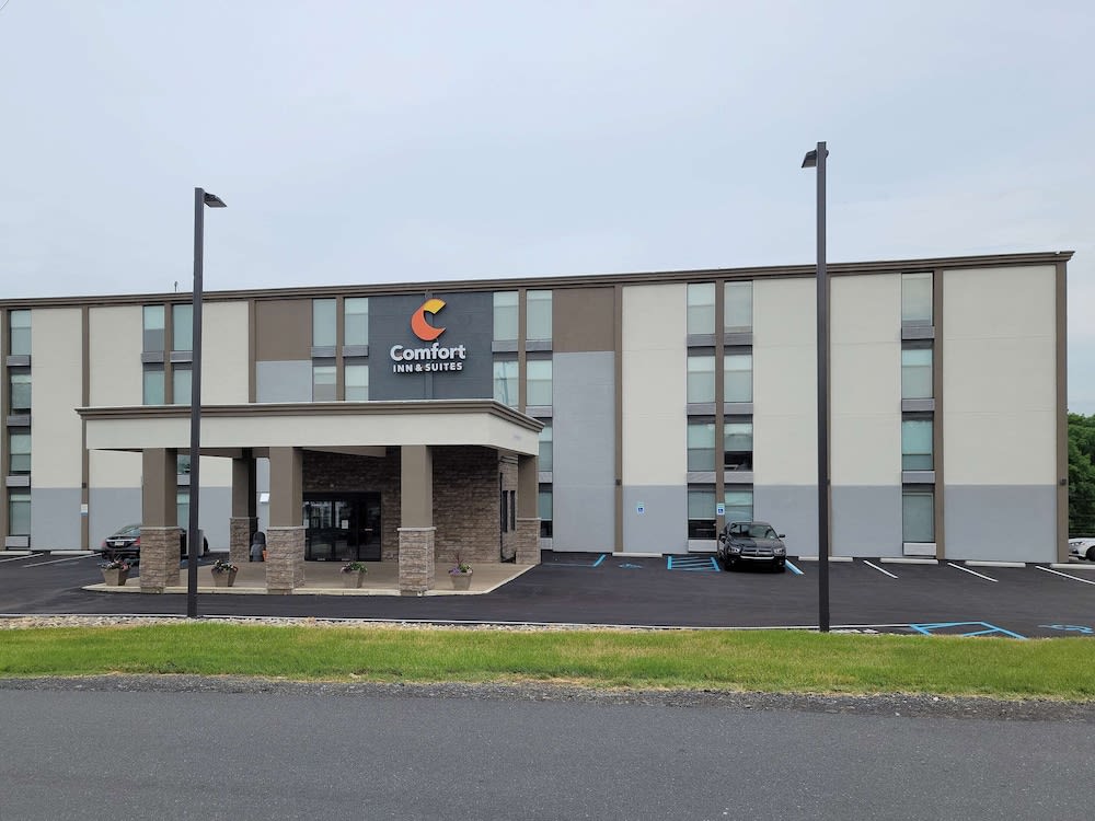 Comfort Inn & Suites Wyomissing-Reading 1
