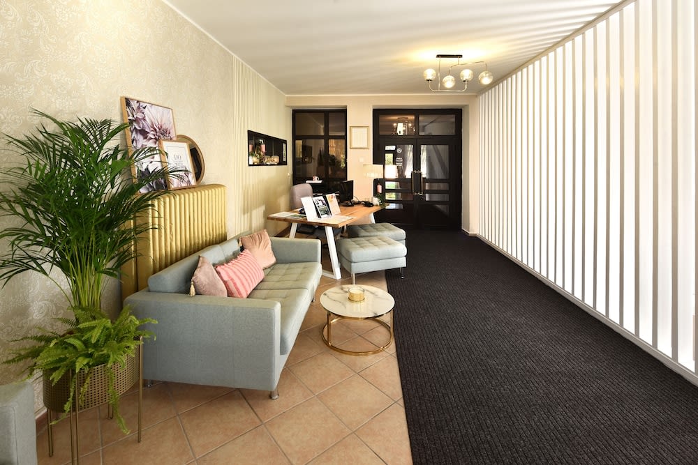 APLEND Hotel Lujza Major 2