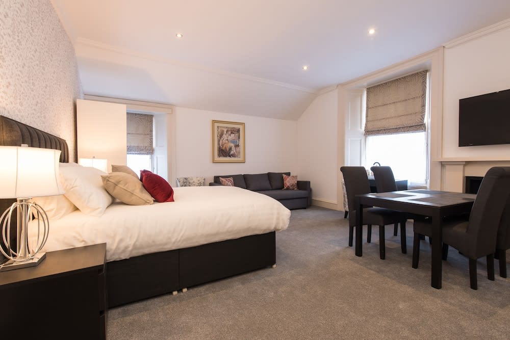 Royal Princes Suites 3