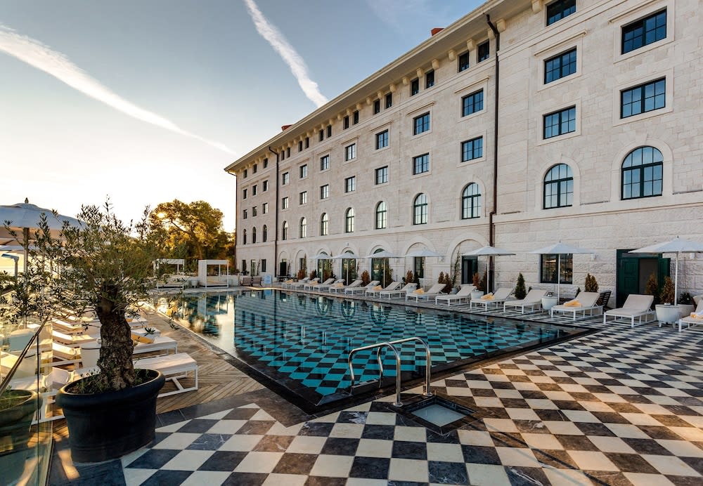 Hotel Brown Beach House & Spa 1