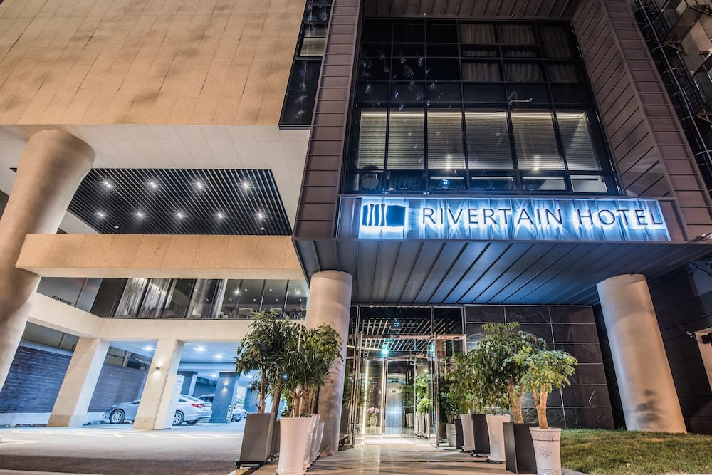 Rivertain Hotel 1