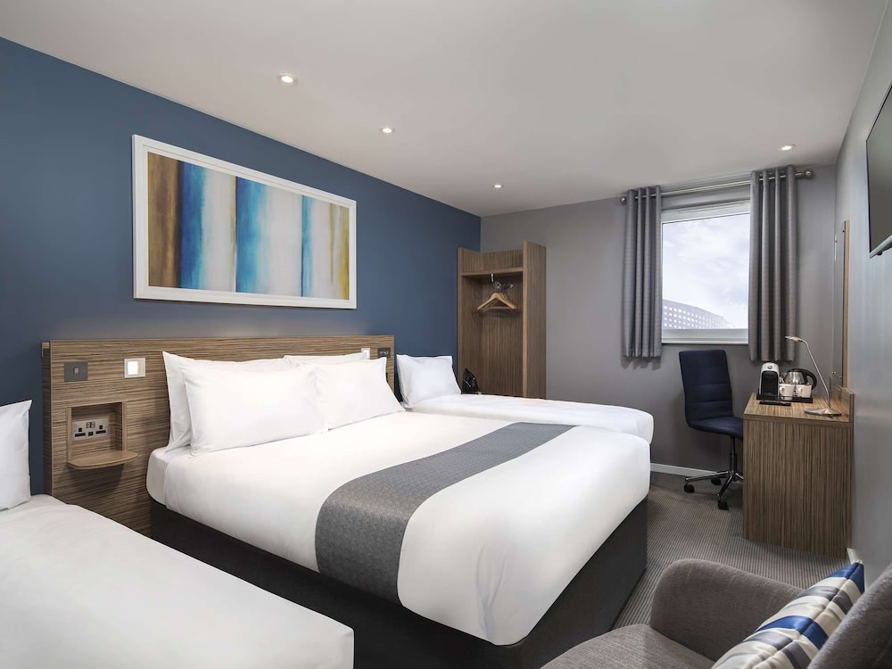 Travelodge Edinburgh Central 4