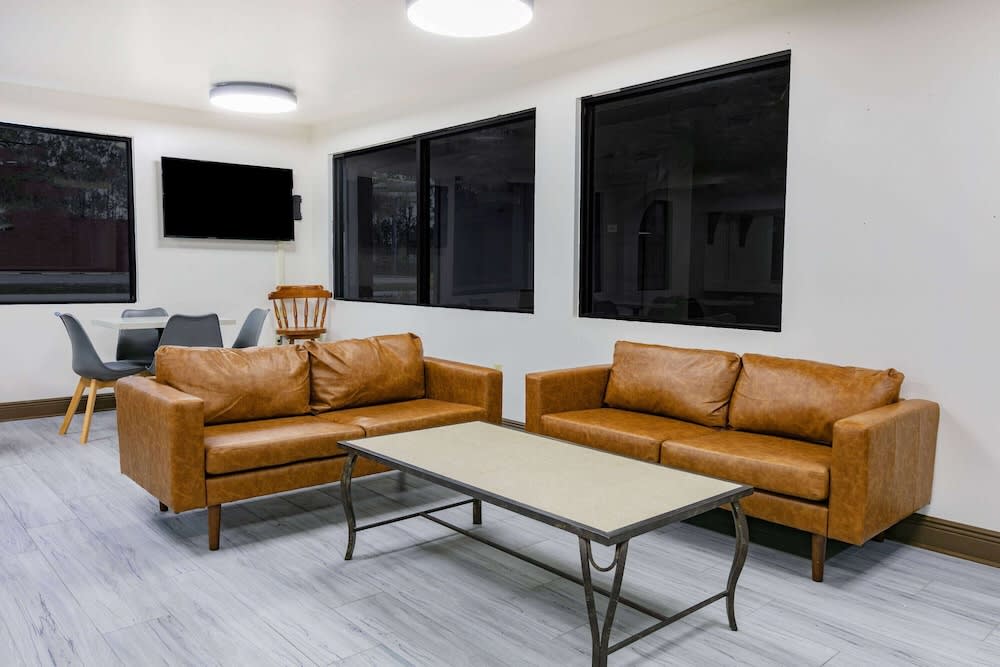 Super 8 by Wyndham Moss Point 2