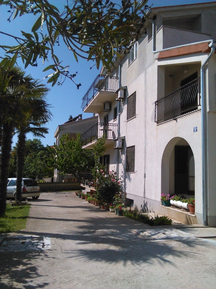 Apartments Zova 2
