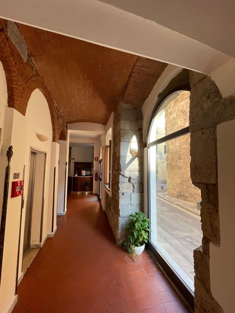 Hotel Caffè Verdi - 24 hours Reception 2