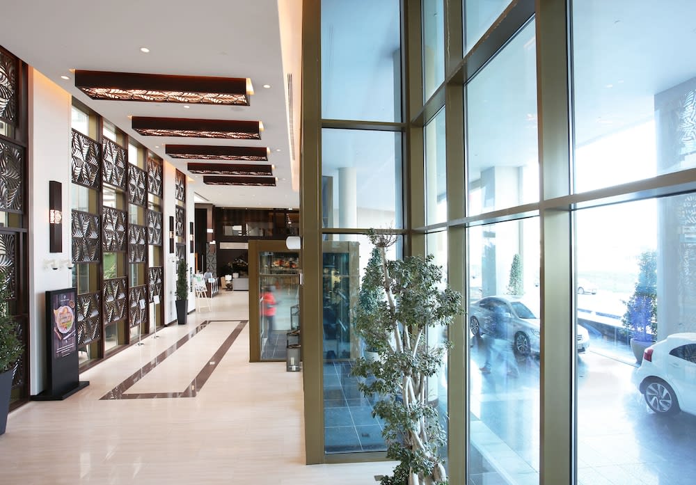 Metropolitan Hotel Dubai 2