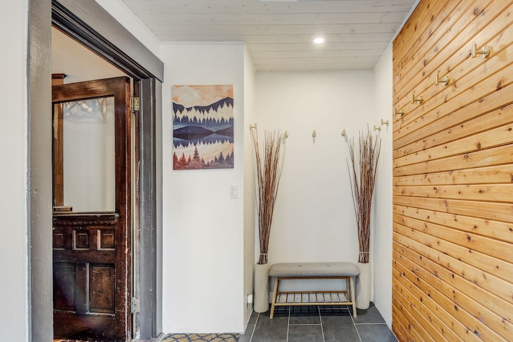Rocky Mountain House - Sleeps 23 2