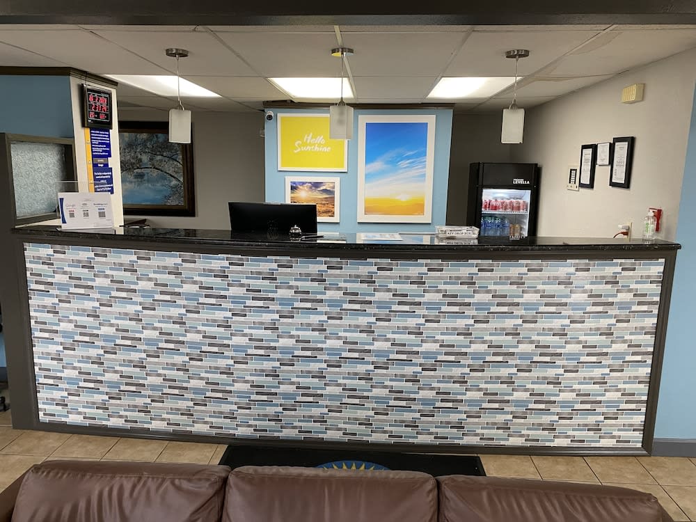 Days Inn by Wyndham Perryville MO 2
