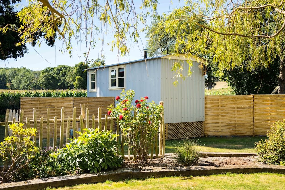 The Hideaway Hut - 1 Bed Shepherds Hut - Hereford 1