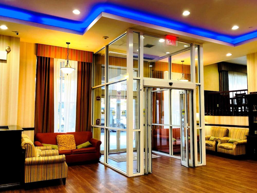 Queens County Inn & Suites 2