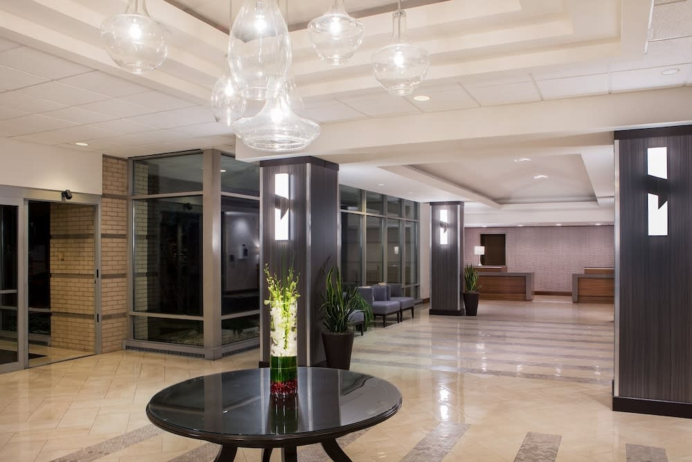 Sheraton Suites Chicago Elk Grove 2