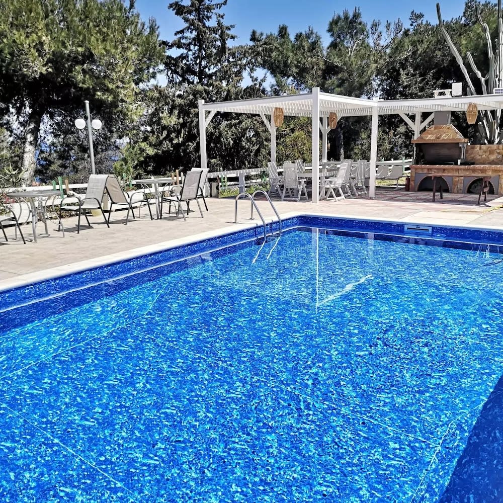 Louis Luxury Villa 1