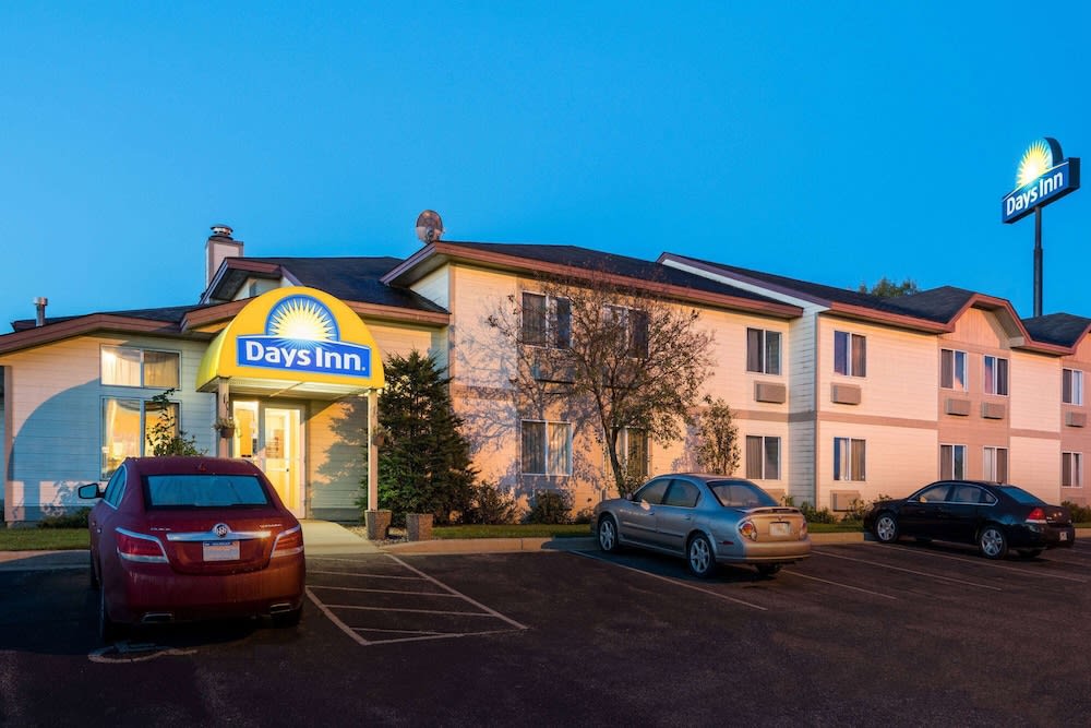Days Inn by Wyndham West-Eau Claire 1