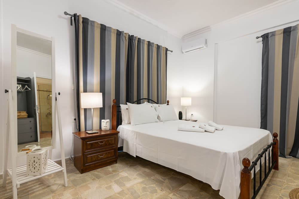 Denise Studios and Apartments 3