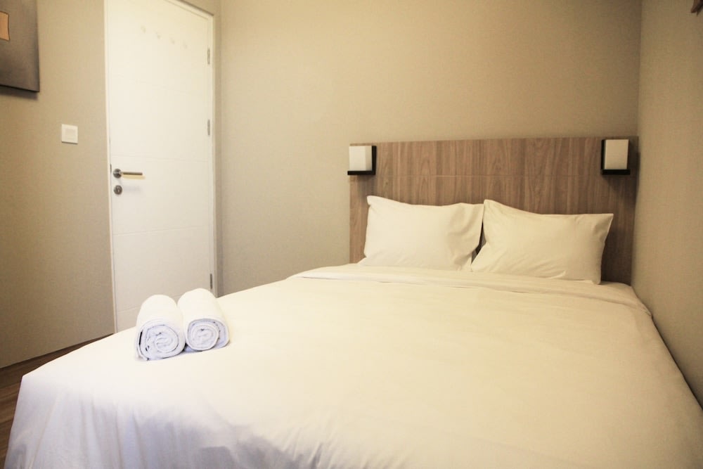 Deluxe and Comfortable The Springlake Summarecon Apartment 2