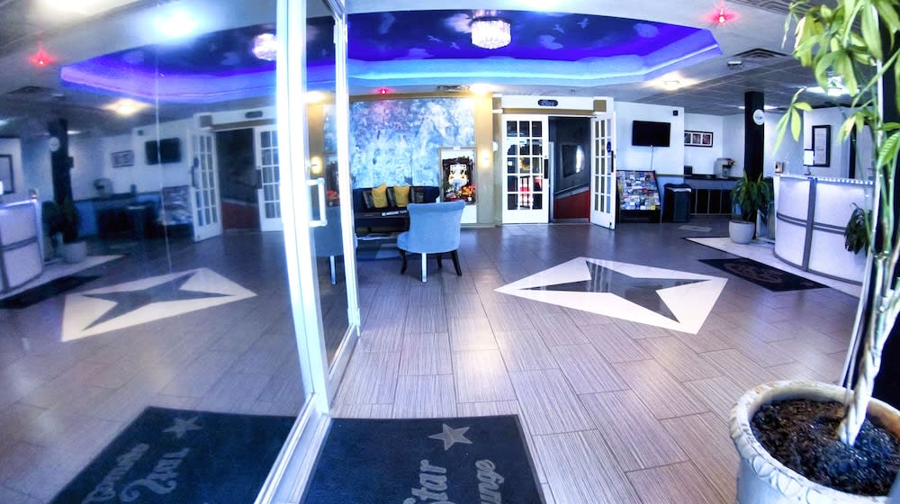 R Nite Star Hotel At Arlington Entertainment District 2