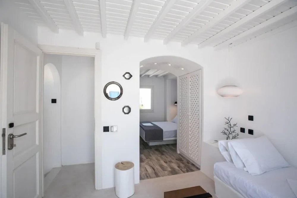 Mykonos High Cloe 2