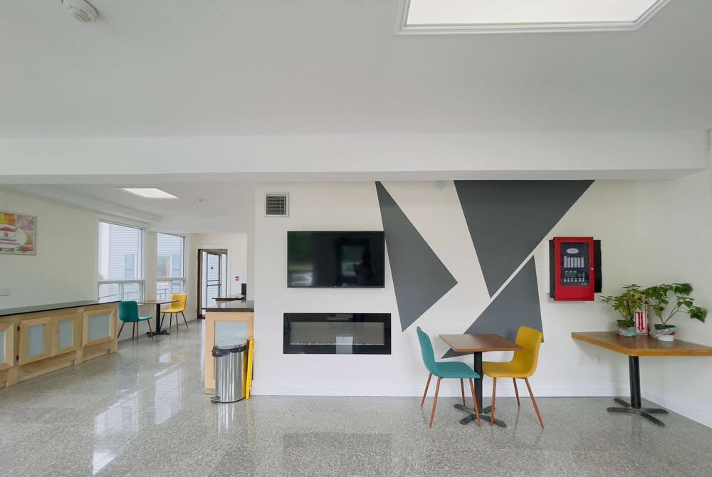 Super 8 by Wyndham Pembroke 2