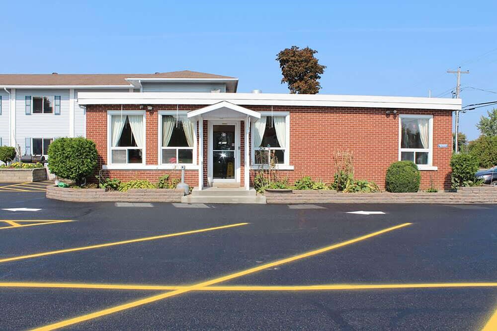 Super 8 by Wyndham Pembroke 1