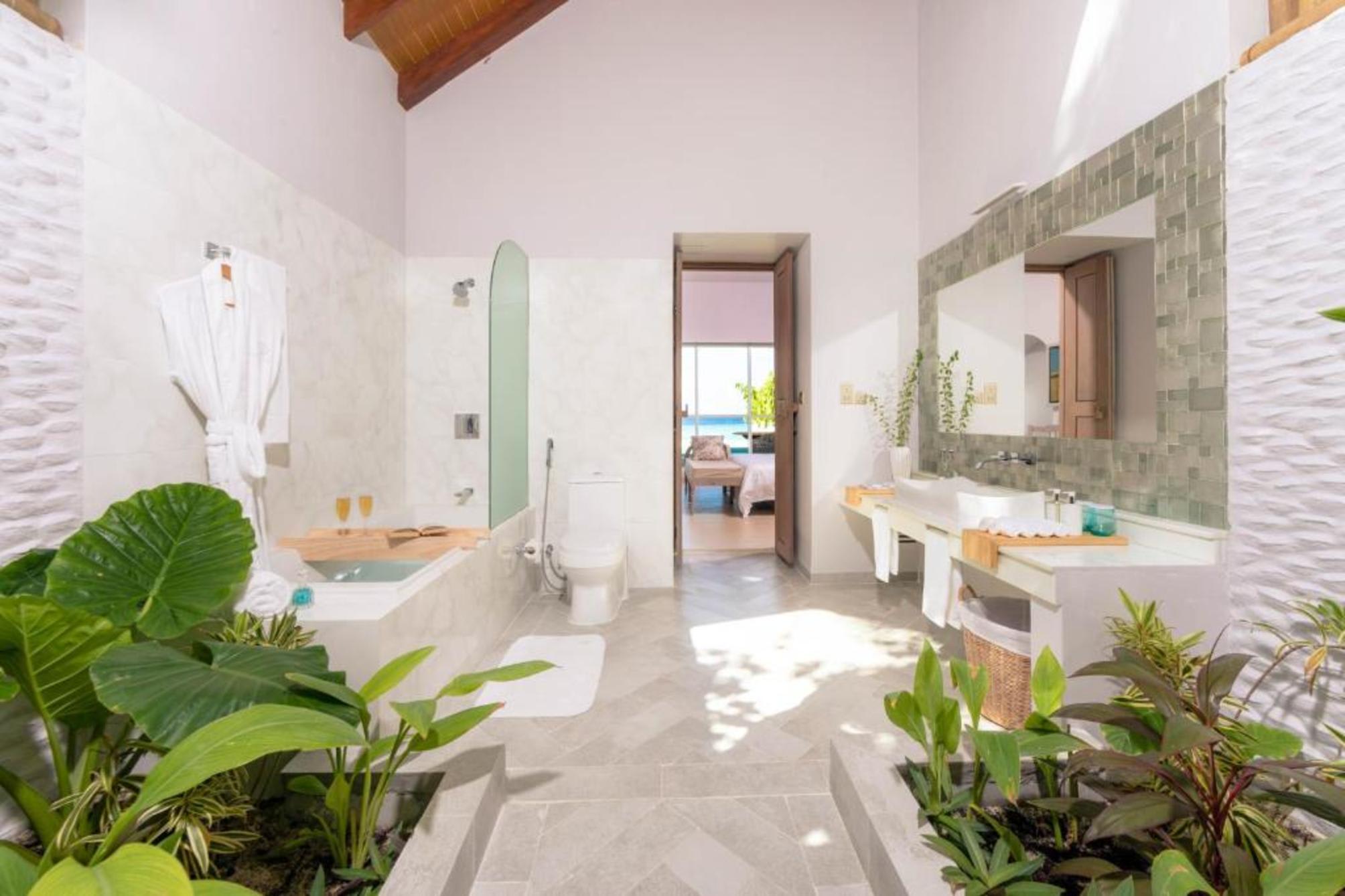 Malahini Kuda Bandos Resort 3