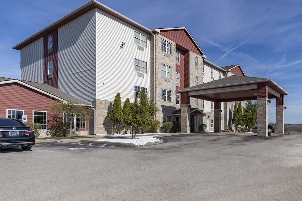 Comfort Inn & Suites Shelbyville 1