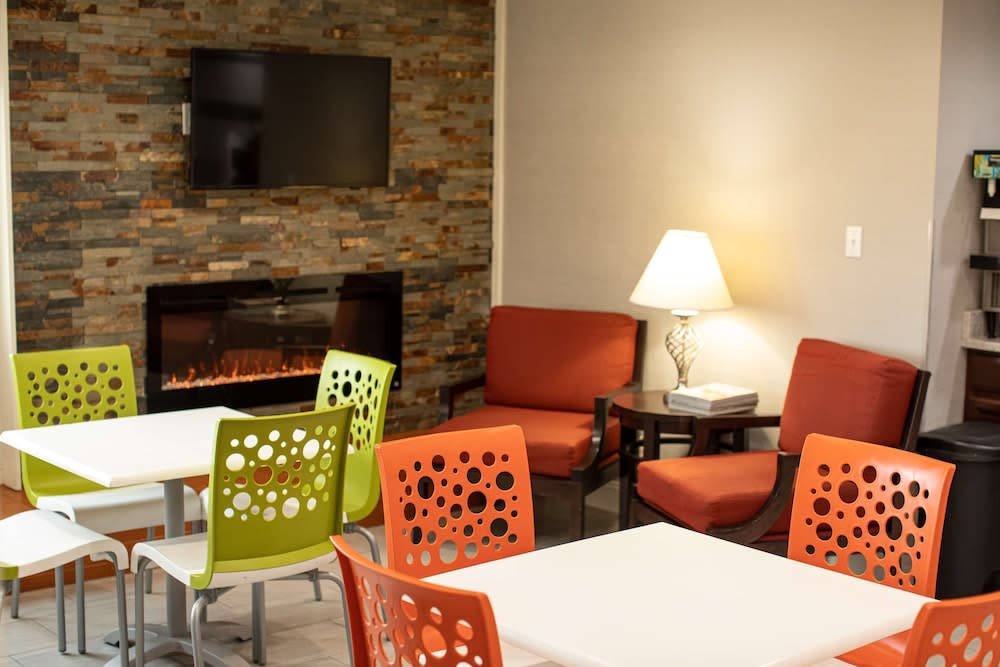 Knights Inn Mount Airy 1