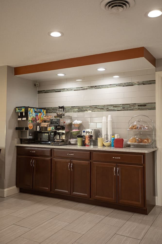 Knights Inn Mount Airy 2