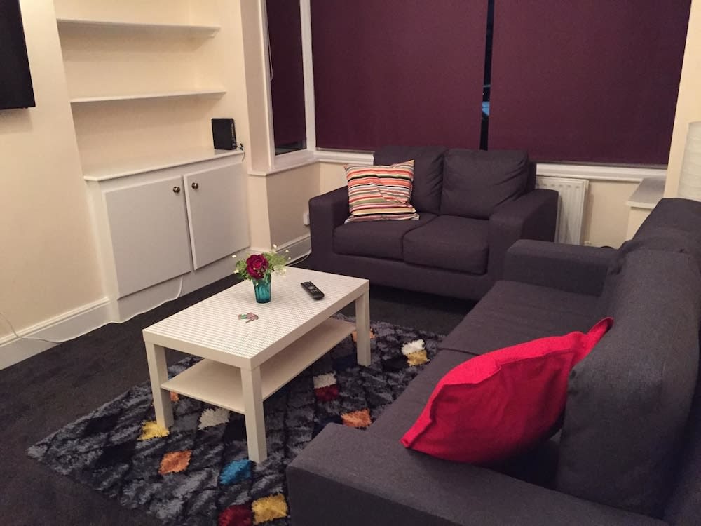Marble Apartments Tooting House 1