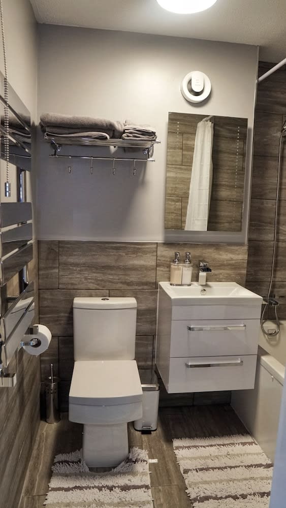 North London Apartment - Edmonton 2