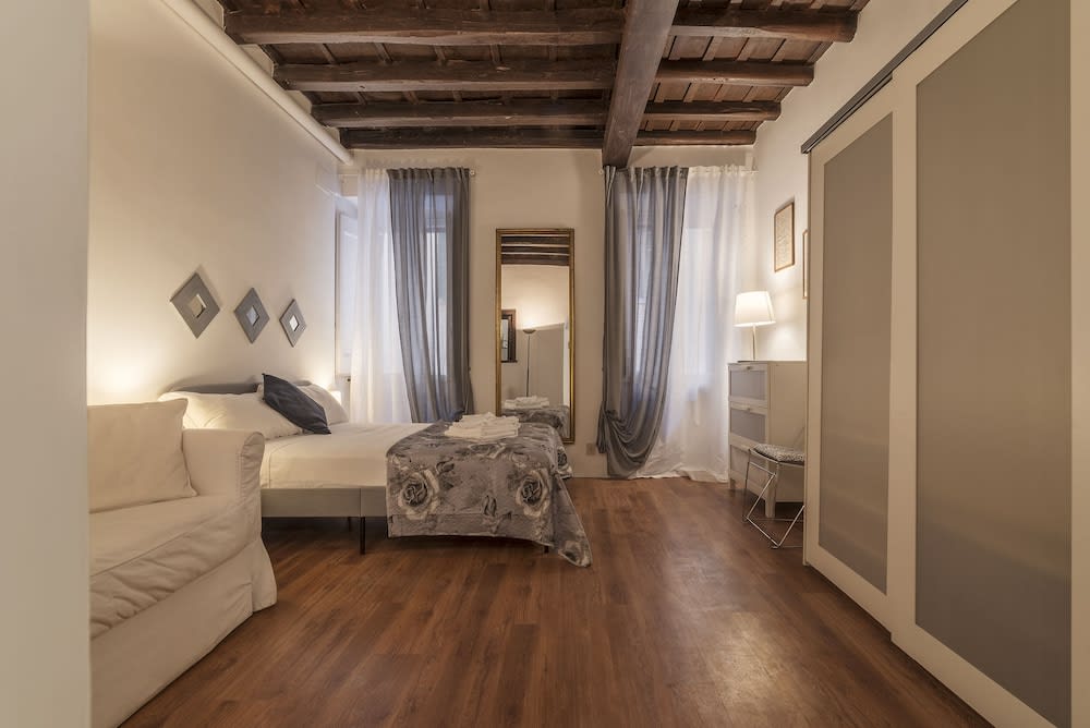 GuestHost - Fori Imperiali Apartment 2