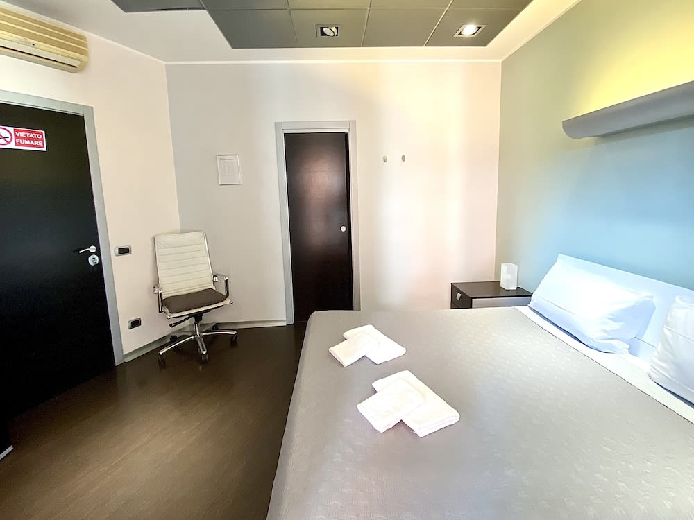 Gemini Guest House 4