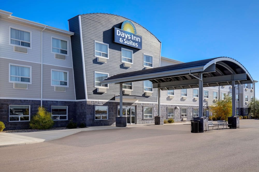 Days Inn & Suites by Wyndham Warman 1