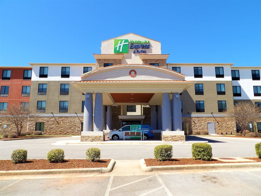 Holiday Inn Express & Suites HUNTSVILLE AIRPORT by IHG 1