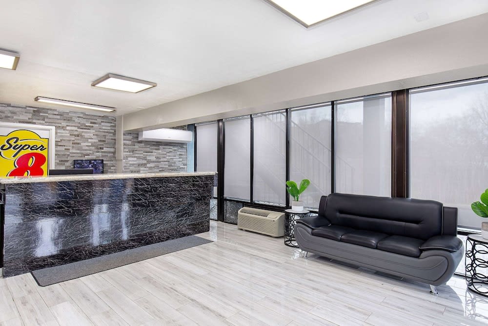 Super 8 by Wyndham Nashville West 2