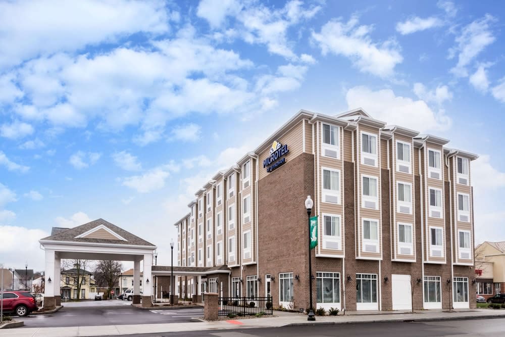 Microtel Inn & Suites by Wyndham - Penn Yan 1