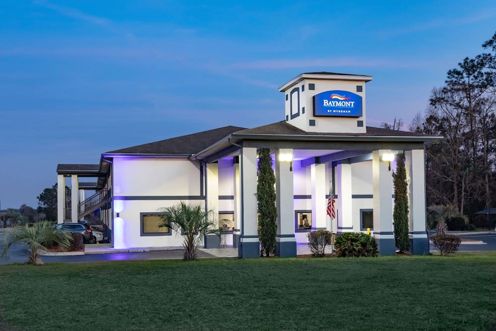 Baymont by Wyndham Midway Tallahassee 1