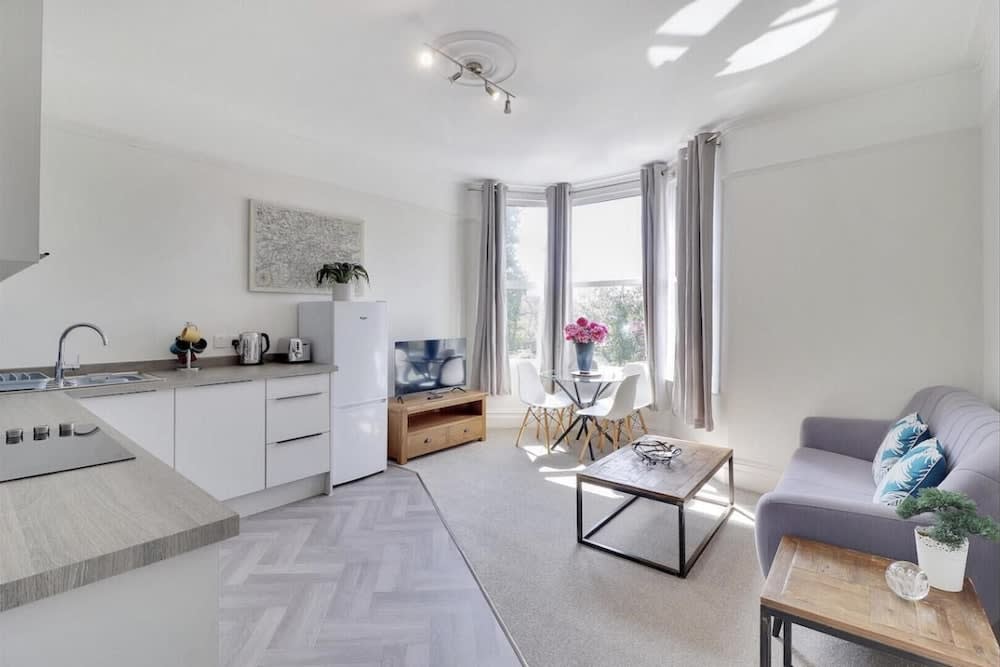 Beautiful 2-bed Apartment in Tunbridge Wells 1