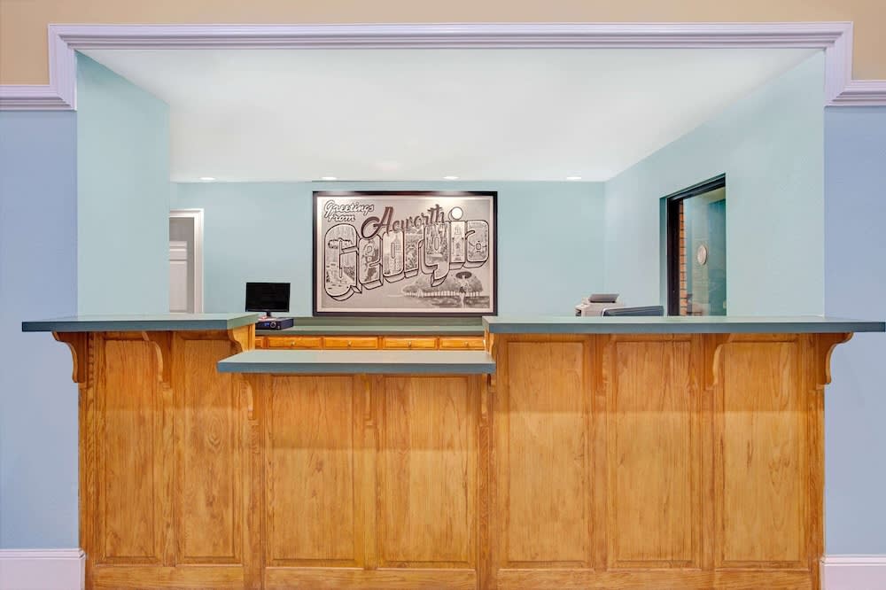 Super 8 by Wyndham Acworth/Atlanta Area 2
