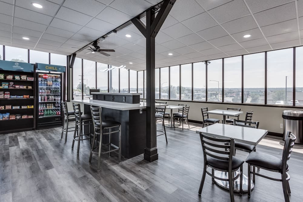 Days Inn & Suites by Wyndham Spokane 5