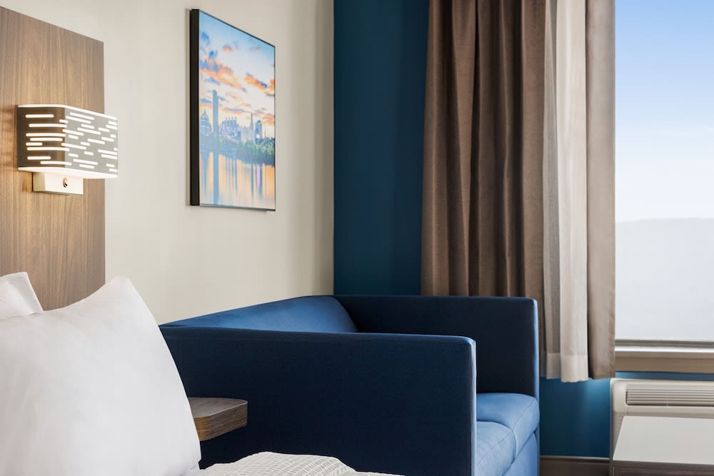 Holiday Inn Express & Suites East Greenbush (Albany-Skyline) by IHG 5