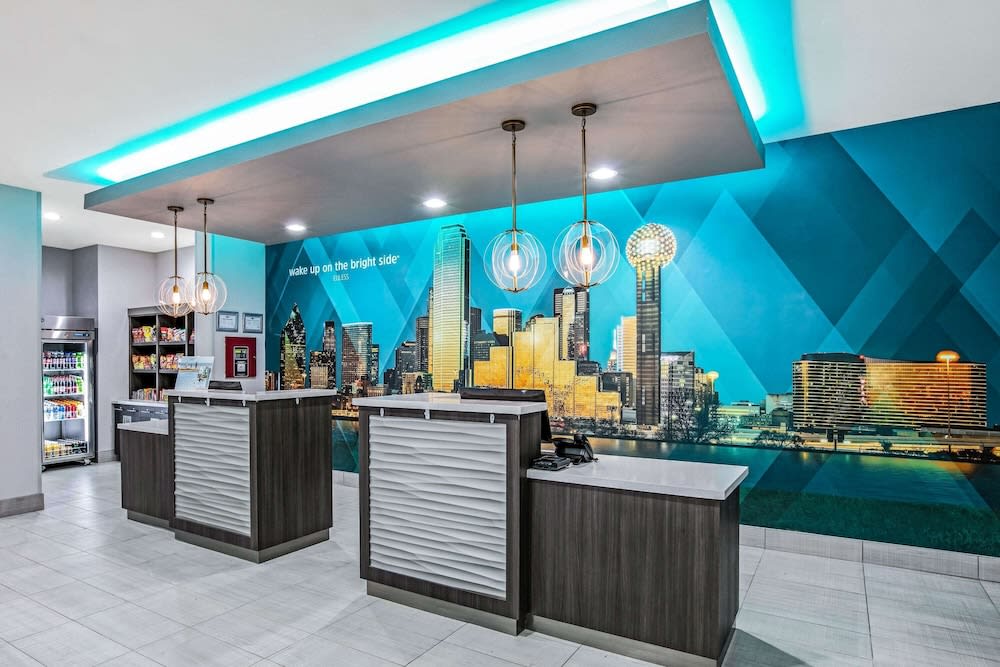 La Quinta Inn & Suites DFW West-Glade-Parks 4