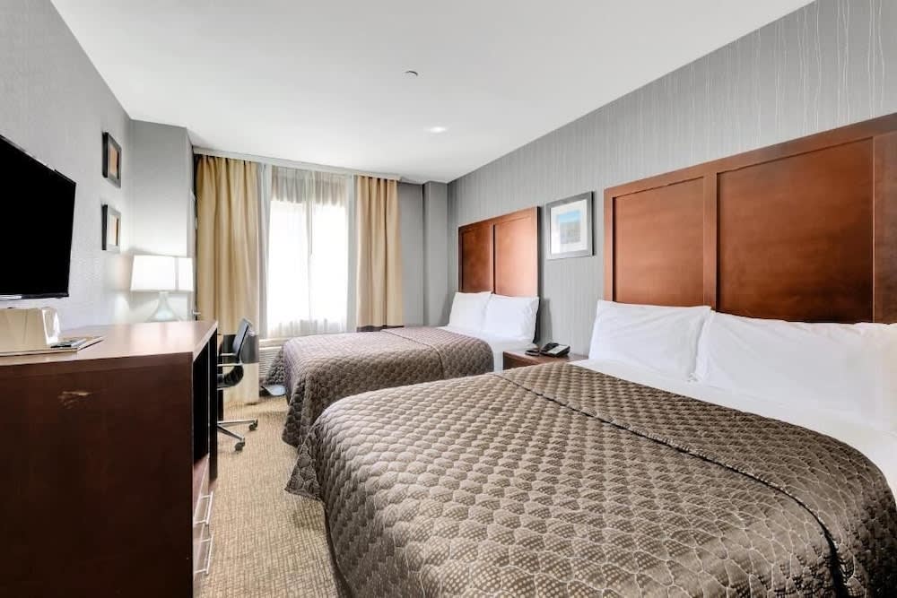 Hotel Pergola Jamaica JFK 4