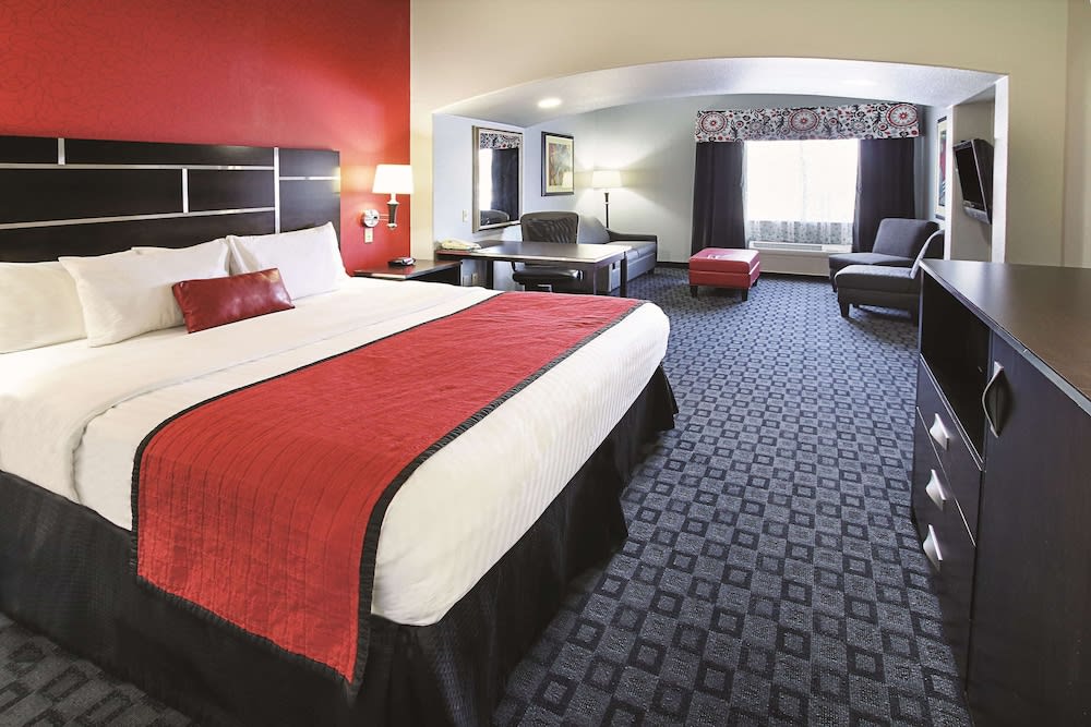 La Quinta Inn & Suites by Wyndham South Dallas - Hutchins 1