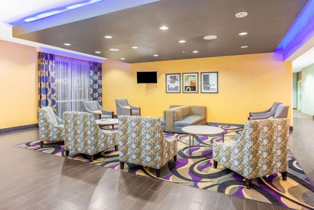 La Quinta by Wyndham Luling 2