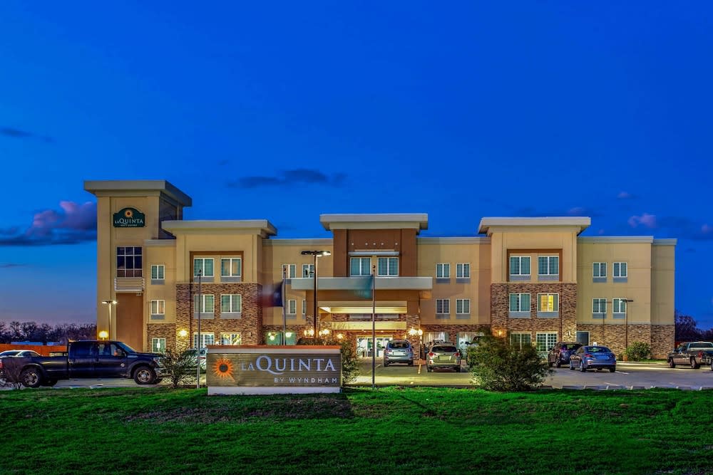 La Quinta by Wyndham Luling 1
